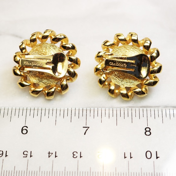 Christian Dior Pearl & Gold Clip-on Earrings ~ 22K Gold Iridescent Pearl EUC - Picture 4 of 16